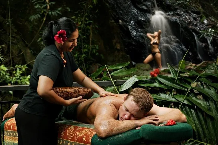 Bild: Aboriginal Wellness in Nordqueensland / Spa-Anwendungen nach alten Heilmethoden der Ureinwohner