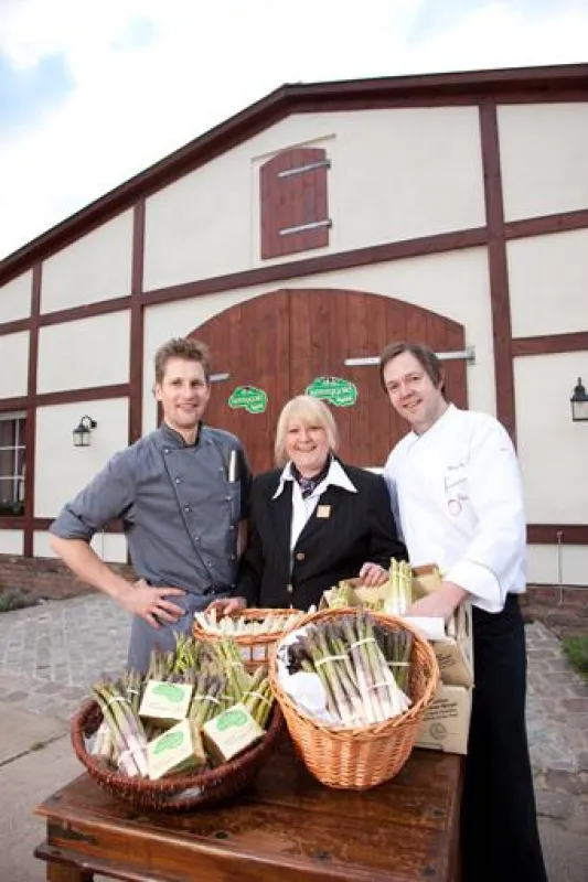 Michael Kempf, Eva Schlue - Marketing Leiterin Kerrygold, Marco Müller