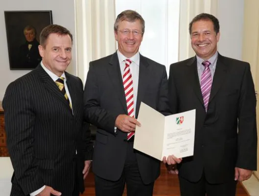 Bild: Gemeinsam für mehr Zivilcourage engagieren: KÖTTER und VRR gründen Stiftung muTiger