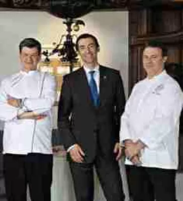 DREIFACHES „SEHR GUT“ FÜR DREAMTEAM DER SCHWARZWALDSTUBE Bild: DREIFACHES „SEHR GUT“ FÜR DREAMTEAM DER SCHWARZWALDSTUBE