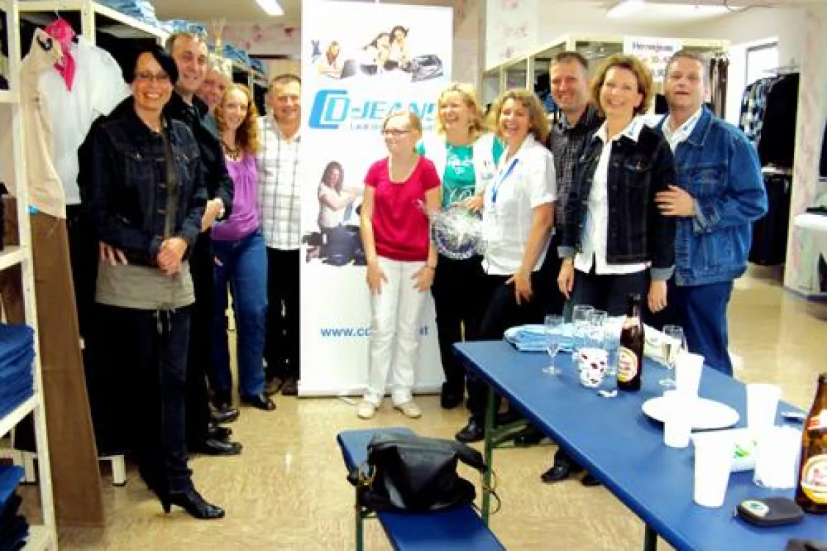 Die kleine Eröffnungsfeier des Ländercenter in Österreichh von Carat Design jeans