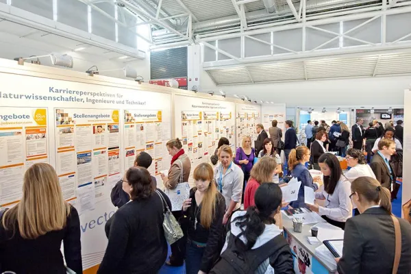 Bild: jobvector career day in Dusseldorf: Personalverantwortliche bitten zum Gespräch