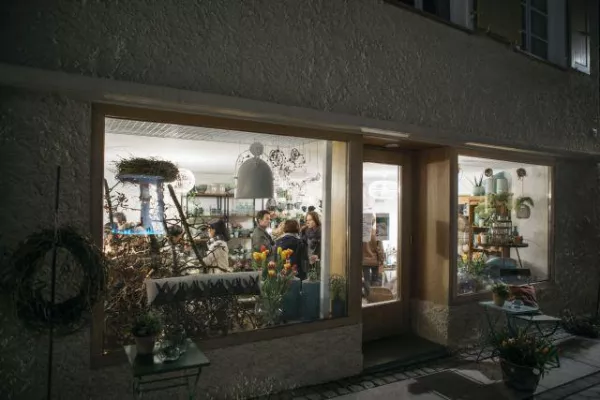 Bild: Kleidermacherin und Blumenladen eröffneten in der Hohenemser Innenstadt