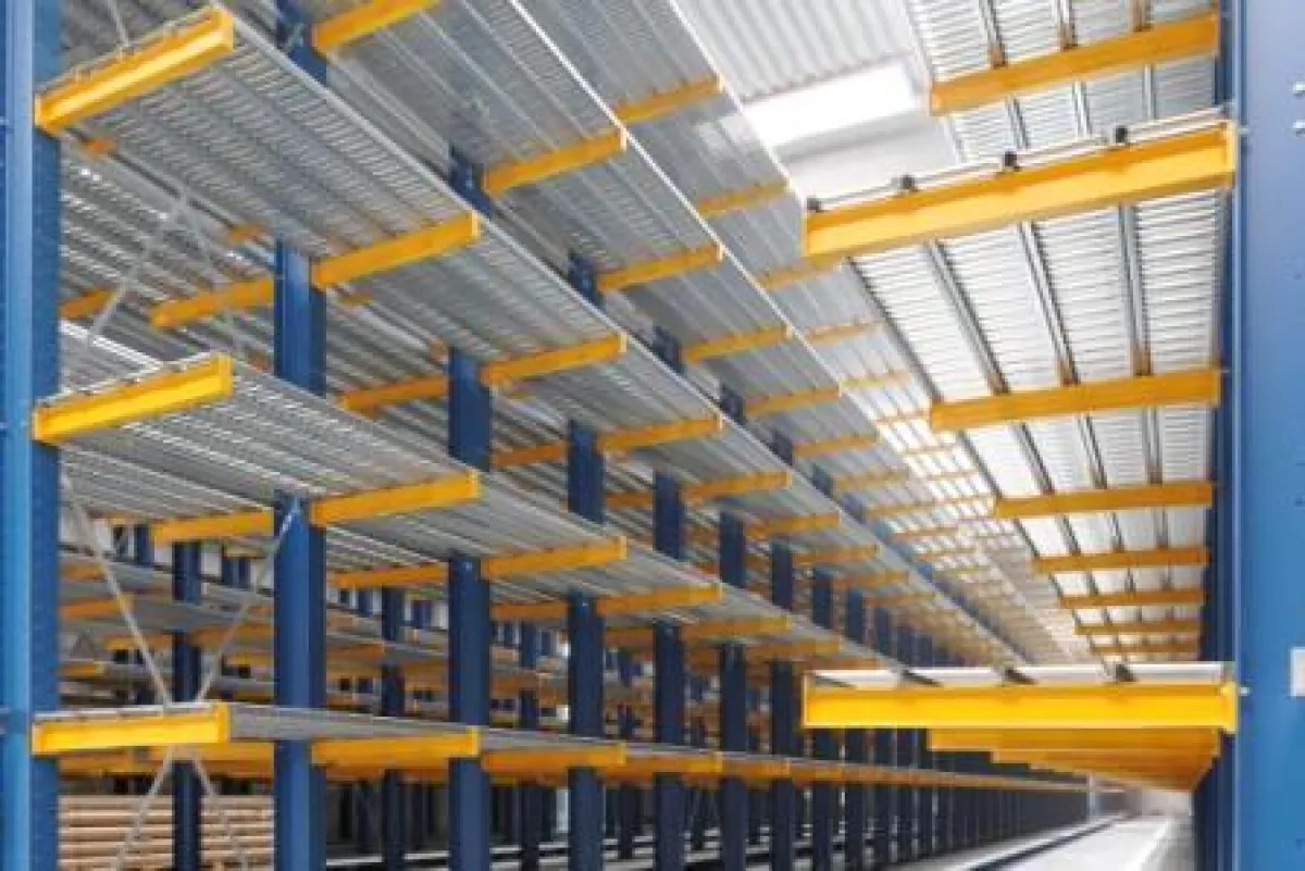 So sieht die Kragarmregalanlage für sperrige Güter aus.