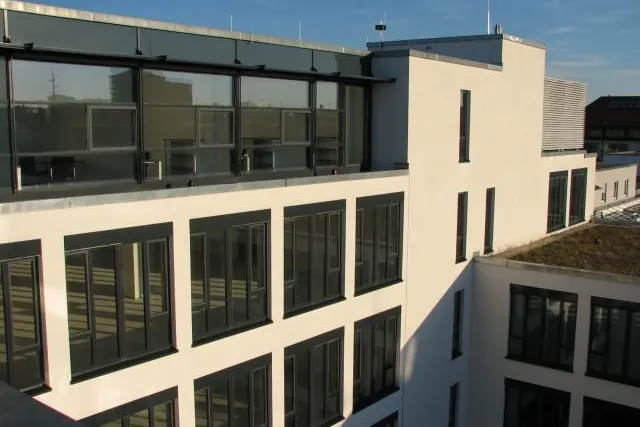 Fachkompetenz auf hohem Niveau oder IT Beratung in höchster Höhe Bild: Fachkompetenz auf hohem Niveau oder IT Beratung in höchster Höhe