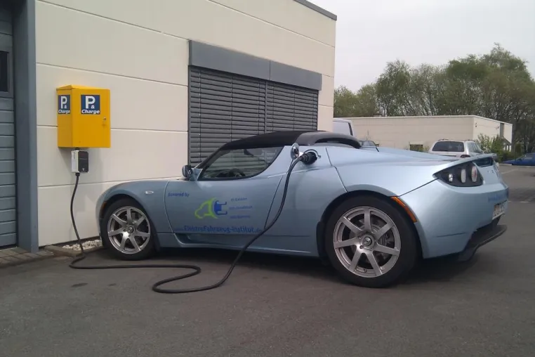 ElektroFahrzeug-Institut nimmt an der ersten "E-Miglia" teil Bild: ElektroFahrzeug-Institut nimmt an der ersten "E-Miglia" teil