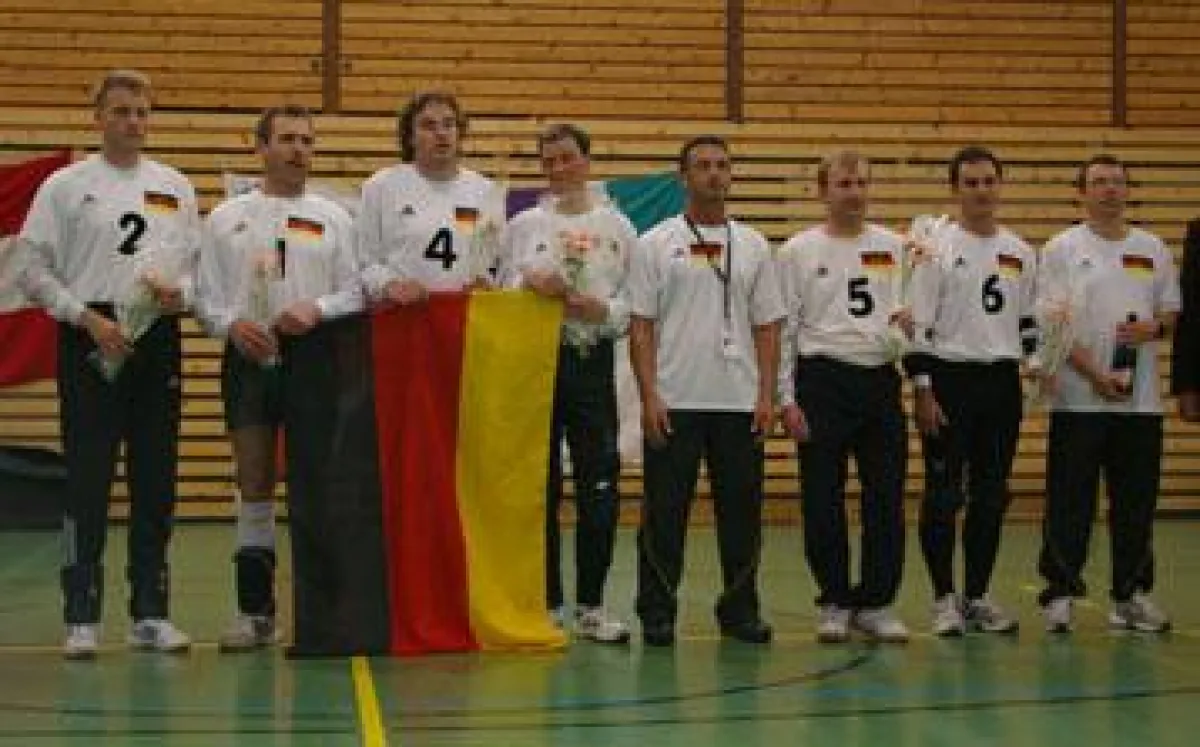 Weltmeister 2007 im Torball. das deutsche Herrenteam bei der Siegerehrung in Innsbruck/Österreich.