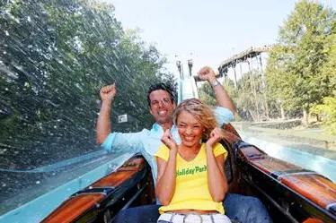 „Holly’s Wilde Autofahrt“ ist die neue Familienfahrattraktion für noch mehr „Sommer-Spa? im Holiday Park Bild: „Holly’s Wilde Autofahrt“ ist die neue Familienfahrattraktion für noch mehr „Sommer-Spa? im Holiday Park