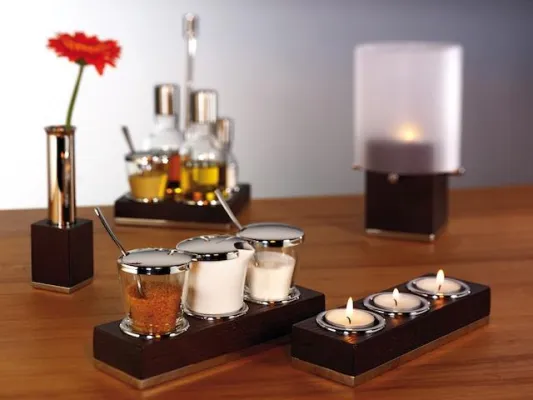 Bild: Markante Symbiose aus Holz und Edelstahl