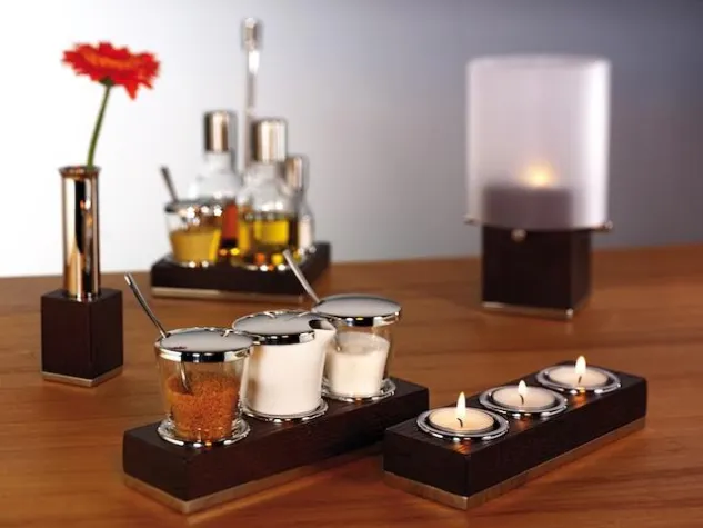 Bild: Markante Symbiose aus Holz und Edelstahl