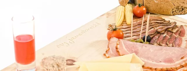 Bild: Steirisches Jausenholz gegen den Tropenholz-Import