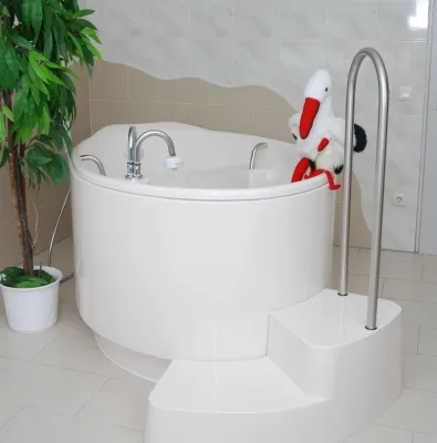 St. Martinus-Hospital bietet alternative Geburtsmethode an – Geburt im Wasser wirkt schmerzstillend Bild: St. Martinus-Hospital bietet alternative Geburtsmethode an – Geburt im Wasser wirkt schmerzstillend