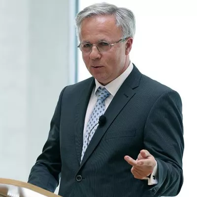 Bild: TU-Präsident Helmut Schmidt aus Kaiserslautern ist "Rektor/Präsident des Jahres 2015"