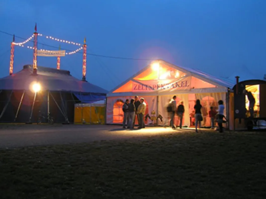 Zeltspektakel auf dem Festplatz am Schäferhauser See in Wendlingen