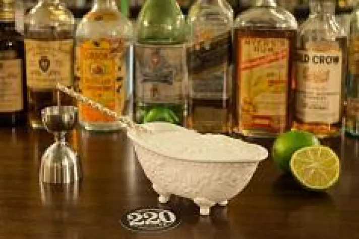 Museum mit Kneipe Bild: Museum mit Kneipe