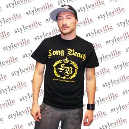 Bild: Ronen Kiss – bekannt aus You Can Dance auf Sat1 – posiert im Long Beach T-Shirt für styleville.de