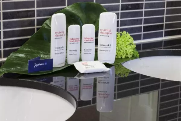 Radisson Blu® wählt This Works® als weltweiten Kosmetik- und Pflegeprodukt-Partner Bild: Radisson Blu® wählt This Works® als weltweiten Kosmetik- und Pflegeprodukt-Partner