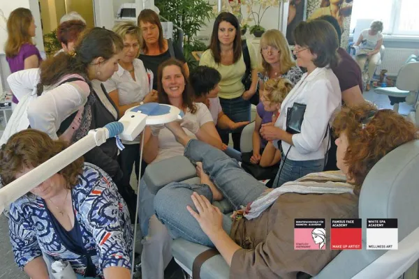 Bild: Fußpflegeschule Schäfer bietet Sachkundenachweis für die Infektionshygieneverordnung an