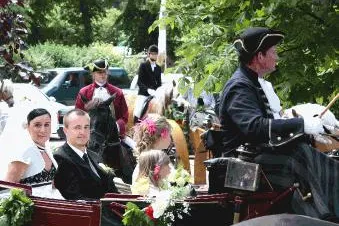 Bild: Heiraten im Herbst auf dem Bauernhof - Hochzeit feiern in ganz besonderer Umgebung