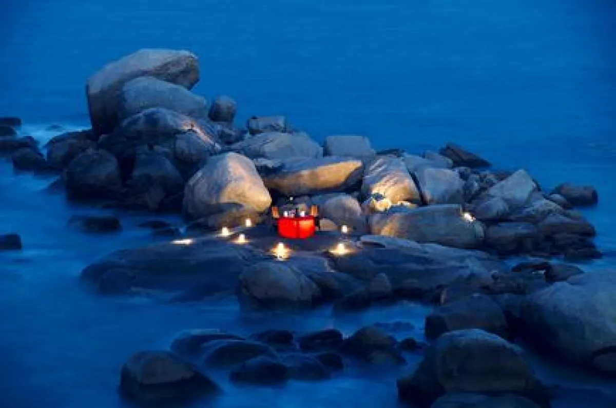 Dinner on the Rocks