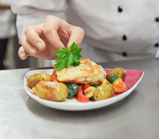 Warum gutes Essen in Kliniken möglich ist Interview mit Klaus Richter, Geschäftsführer Rebional GmbH, Herdecke Bild: Warum gutes Essen in Kliniken möglich ist Interview mit Klaus Richter, Geschäftsführer Rebional GmbH, Herdecke