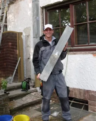 Bild: SKOBIFIX WDVS packt „Schornstein“ in die Dämmung: Vorstellung auf ISH 2011