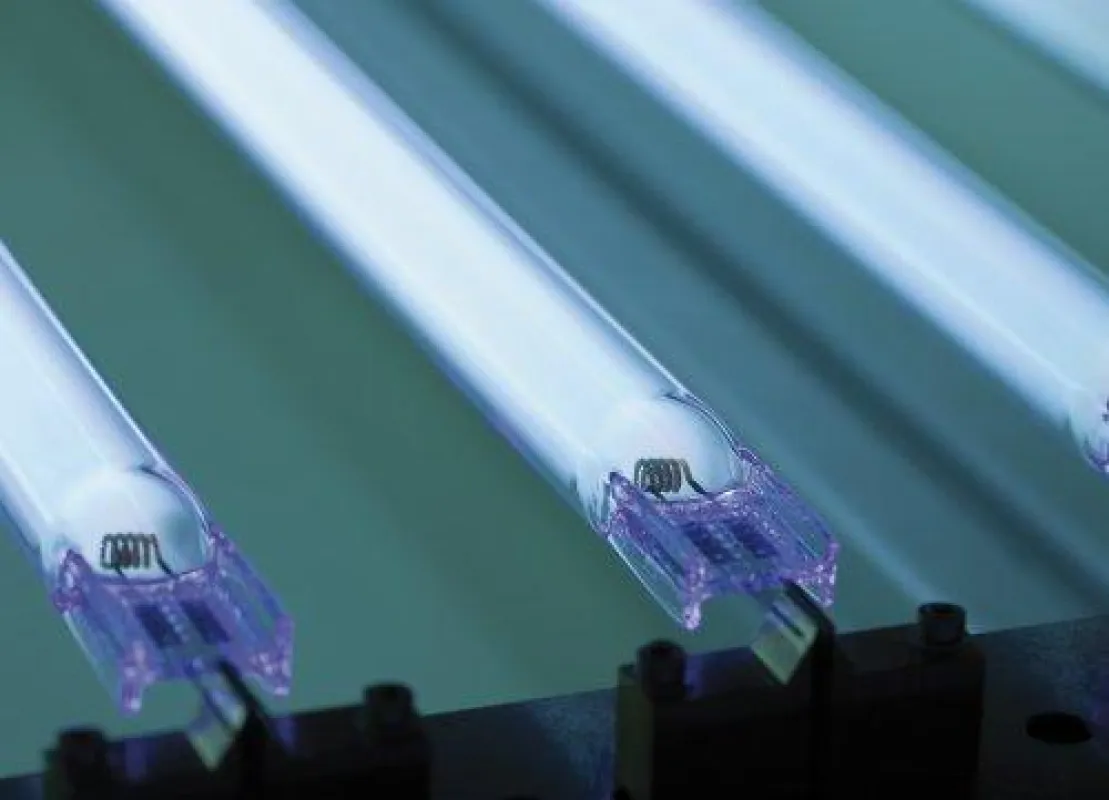 Trinkwasser-Reinigung mit UV-Lampen: Neue Hochleistungs-Amalgam-Lampen von Heraeus Noblelight sind langlebig (16.000 Betriebsstunden) und zerstören Krankheitskeime im Trinkwasser ohne Chemikalien