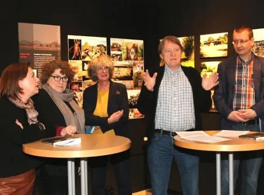 Bild: Ausstellung: Vergessen im Süden - Nürnberger Umladehallen