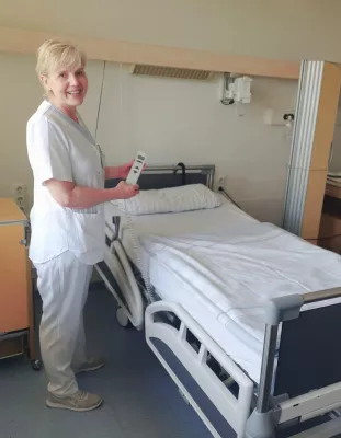 Bild: Vorteile für Patienten und Pflegepersonal: 450 vollelektrische Betten für das Krankenhaus Porz am Rhein