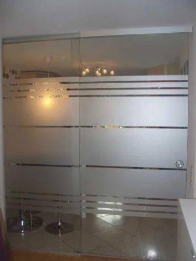 Milchglasfolie als wirkungsvolle und lichtdurchlässige Sichtschutzfolie für Fenster Bild: Milchglasfolie als wirkungsvolle und lichtdurchlässige Sichtschutzfolie für Fenster