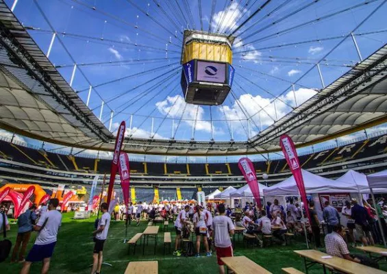 Bild: Premiere des B2RUN Frankfurt bei idealem Laufwetter