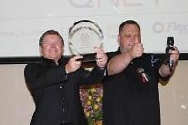 Bild: BONOFA erhält Worldwide Direct Selling Award von OBTAINER