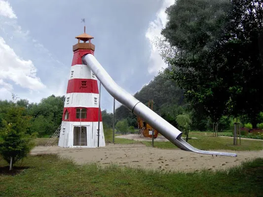 Bild: Eröffnung des Spiel-Leuchtturms (10m) der Firma Ziegler im Beckinger Saar Garten am 12. August 2010