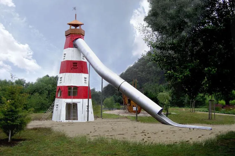Bild: Eröffnung des Spiel-Leuchtturms (10m) der Firma Ziegler im Beckinger Saar Garten am 12. August 2010
