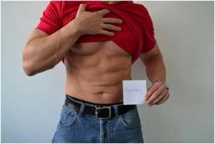 Bild: „Zeigt uns eure Bäuche“ - Großer Body Attack Fotowettbewerb bei Facebook