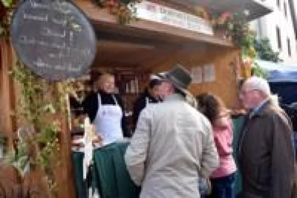 Bild: 8. Auflage des Rhöner Wurstmarkts erneut ein voller Erfolg