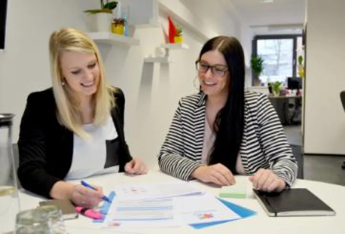 Laura Wittig und Dorothee Reinhardt (rechts) sprechen über die wichtigsten Trends 2015