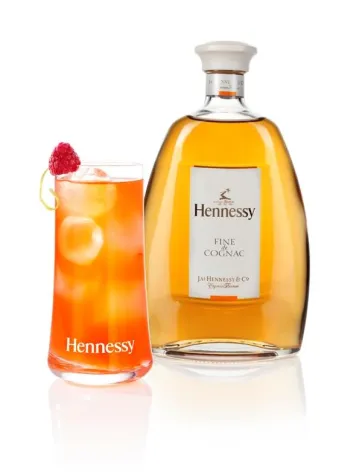 Hennessy Fine de Cognac & Tee Bild: Hennessy Fine de Cognac & Tee