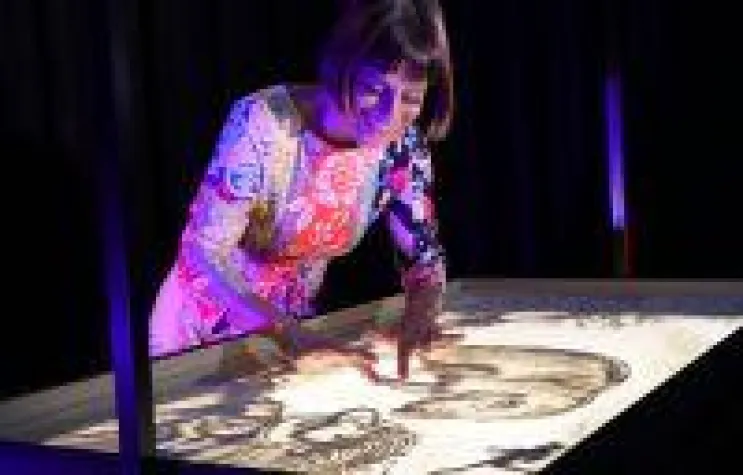 Bild: Sandmalerei - eine alte Kunst, die Renaissance erlebt