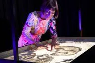 Bild: Sandmalerei - eine alte Kunst, die Renaissance erlebt