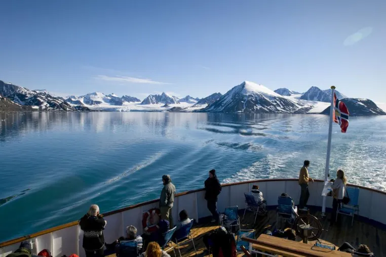 Spitzbergen - Sommer im Eis - Expeditions-Seereise im Licht der Mitternachtssonne Bild: Spitzbergen - Sommer im Eis - Expeditions-Seereise im Licht der Mitternachtssonne