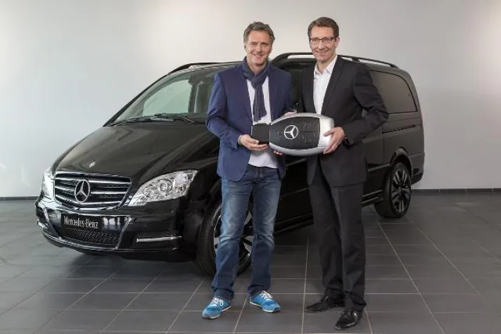 Bild: Jörg Pilawa ist neuer Markenbotschafter für Mercedes-Benz Viano - LEDAVI entwickelt und inszeniert Kooperation