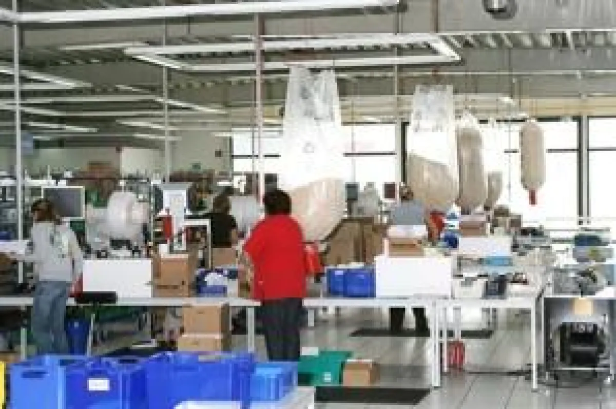 IMPOSANT: Hinter der Deutschen Internet Apotheke verbirgt sich modernste Logistik und ein Stamm von 70 Mitarbeitern.