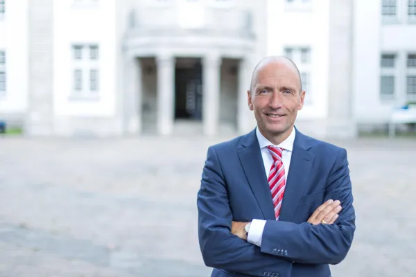 Bild: Künstliche Intelligenz hängt noch immer in den Startlöchern fest