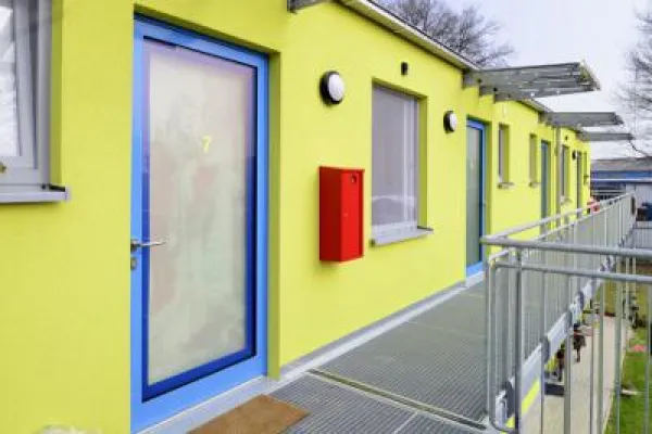 Bild: Menschenwürdig - Modulbauweise hilft: schnell, flexibel und zum Festpreis