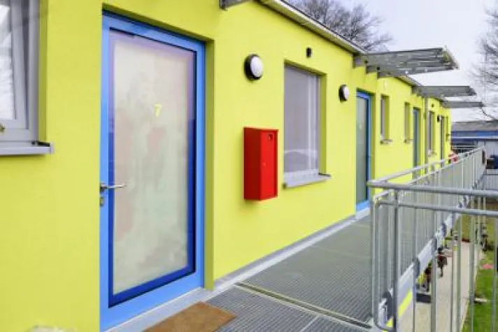 Bild: Menschenwürdig - Modulbauweise hilft: schnell, flexibel und zum Festpreis