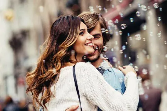 Exklusiver Bleaching Gutschein zu Weihnachten Bild: Exklusiver Bleaching Gutschein zu Weihnachten
