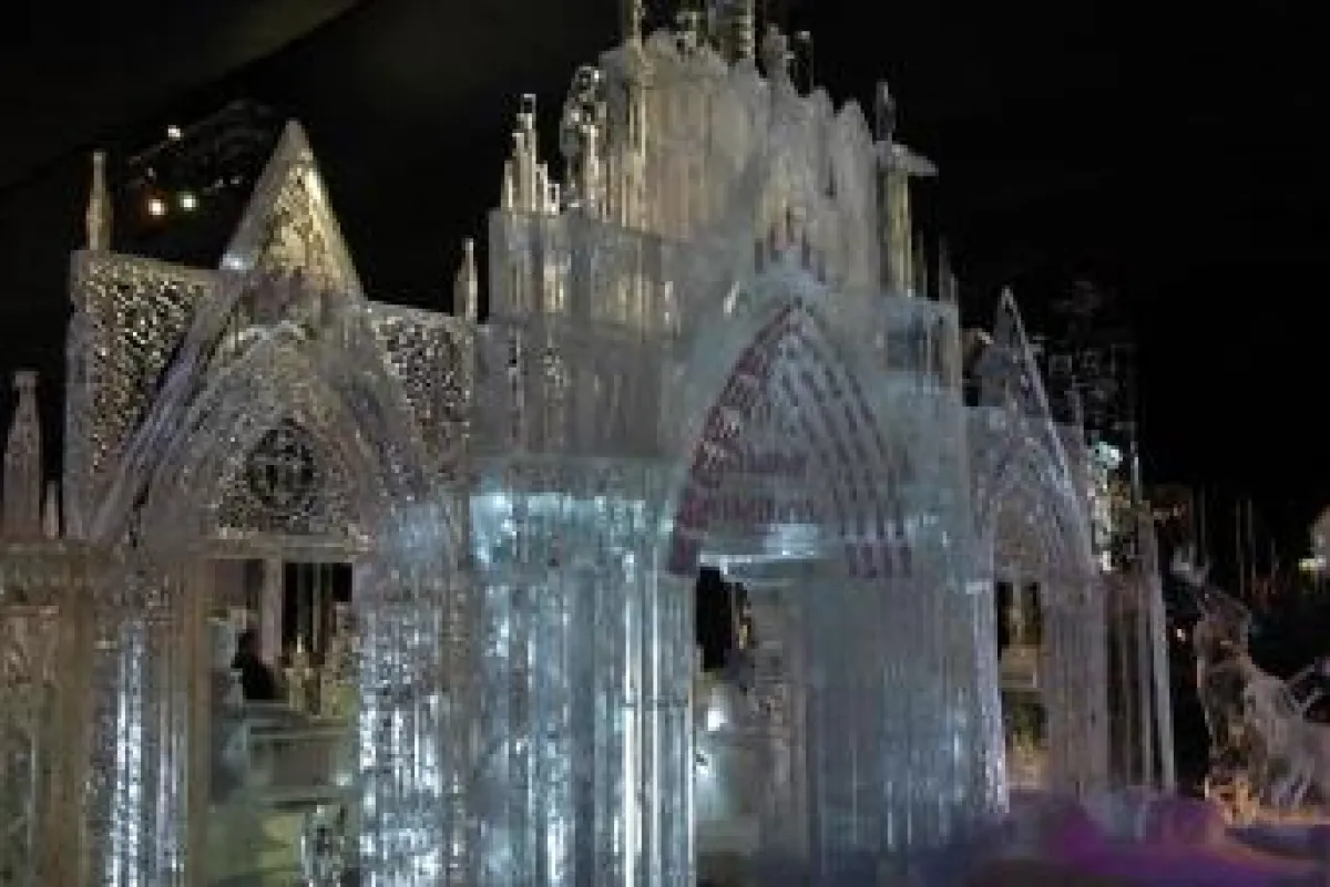 Das Eisskulpturenfestival beim Designer Outlet Roermond