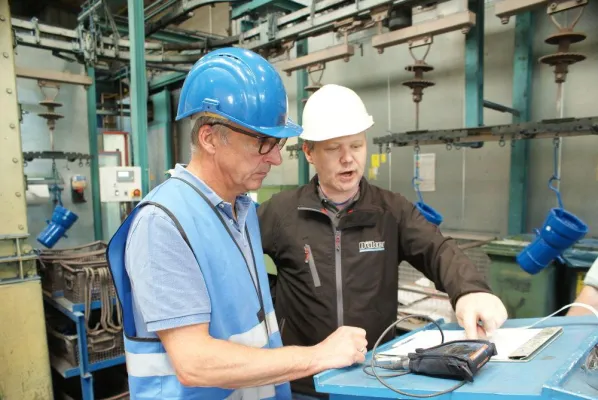 Bild: Mit smarten Industrie 4.0-Anwendungen wird die Gießerei Düker fit für die Zukunft