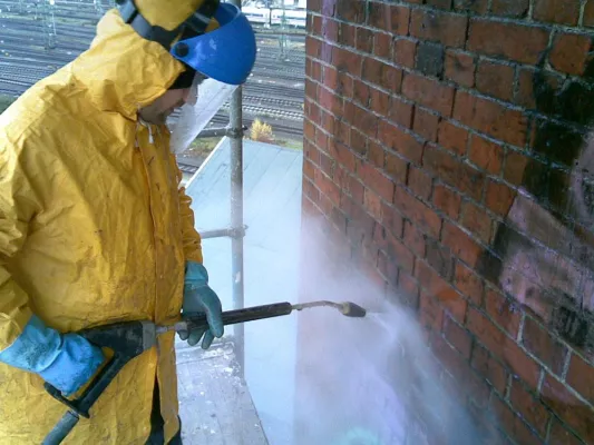 Bild: Graffiti & Immobilien - Schäden an der Bausubstanz und für den Eigentümer